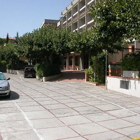 Ξενοδοχείο με διαμερίσματα Candia